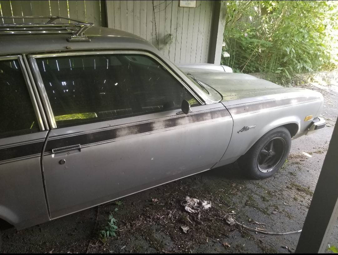 Pontiac-Astre-wagon-1977-silver-2