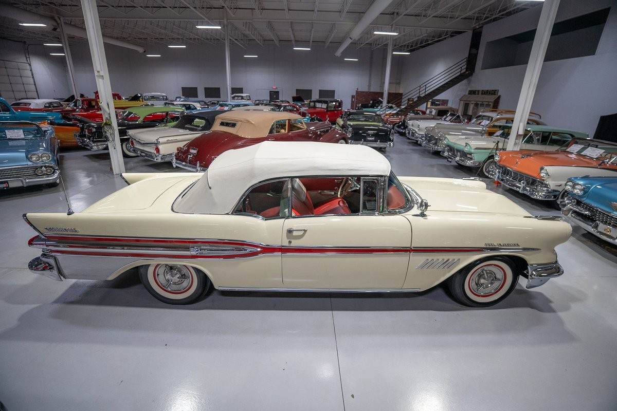 Pontiac-Bonneville-1957-Convertible-15