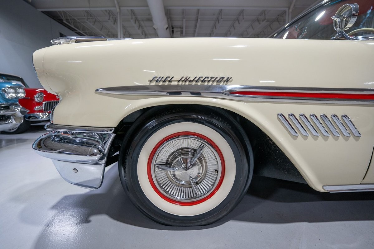Pontiac-Bonneville-1957-Convertible-36