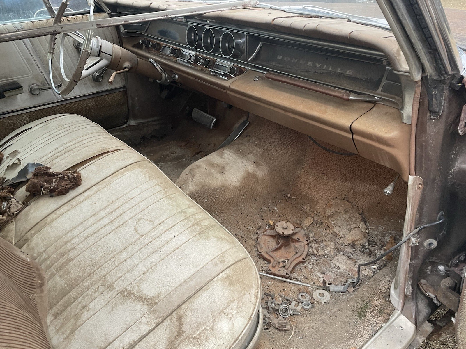 Pontiac-Bonneville-1963-Coupe-8