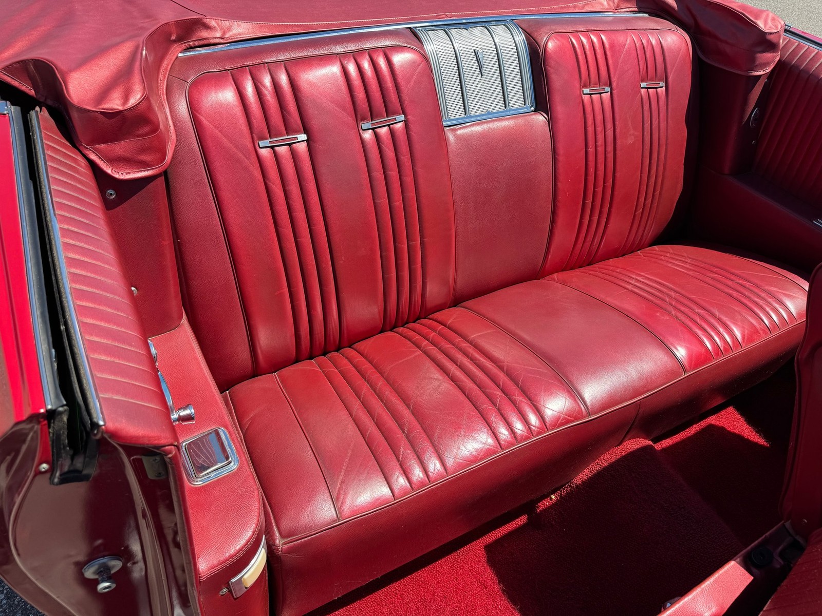 Pontiac-Bonneville-1965-Convertible-13