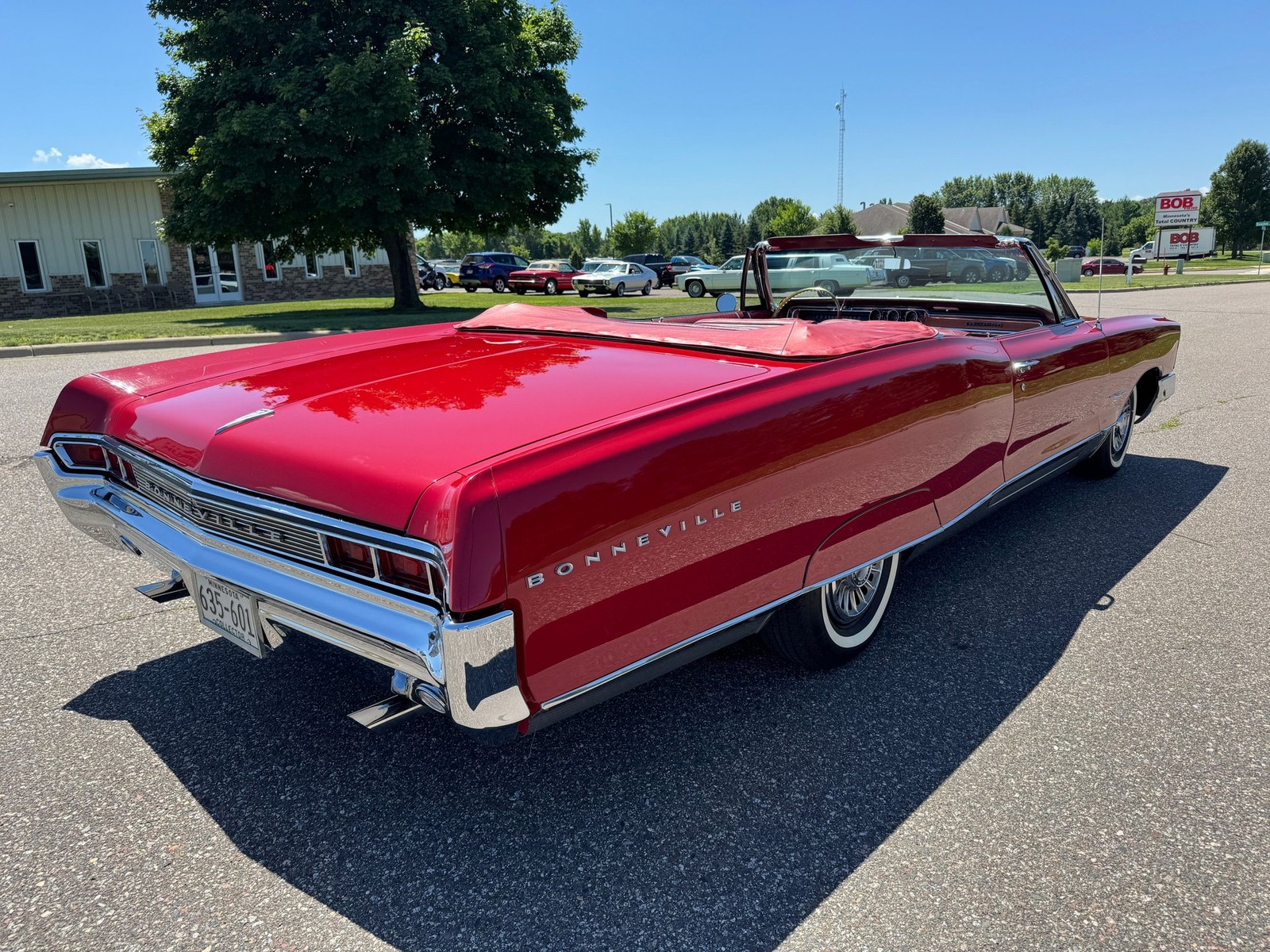 Pontiac-Bonneville-1965-Convertible-2