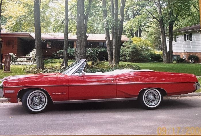 Pontiac-Bonneville-1968-Red-White-Top-White-13