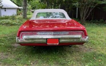 Pontiac-Bonneville-1968-Red-White-Top-White-3