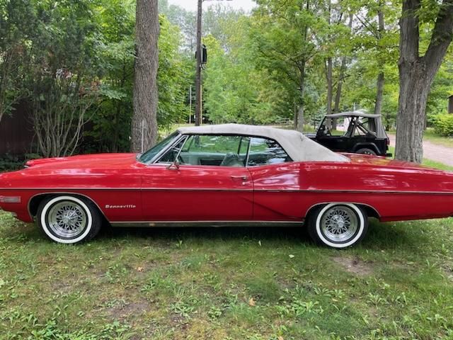 Pontiac-Bonneville-1968-Red-White-Top-White-6