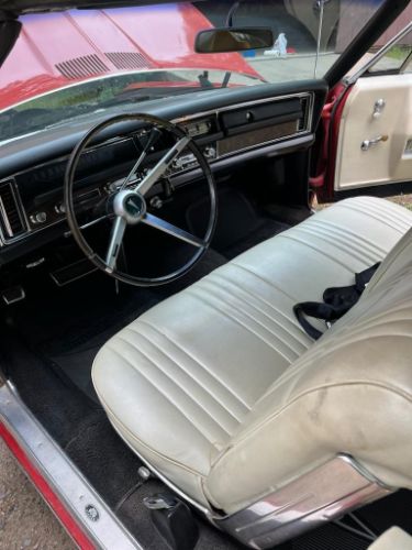 Pontiac-Bonneville-1968-Red-White-Top-White-7
