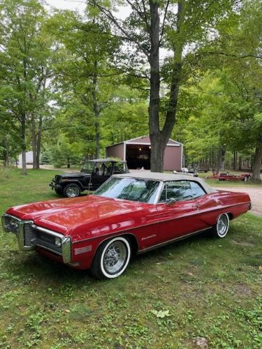 Pontiac-Bonneville-1968-Red-White-Top-White-9