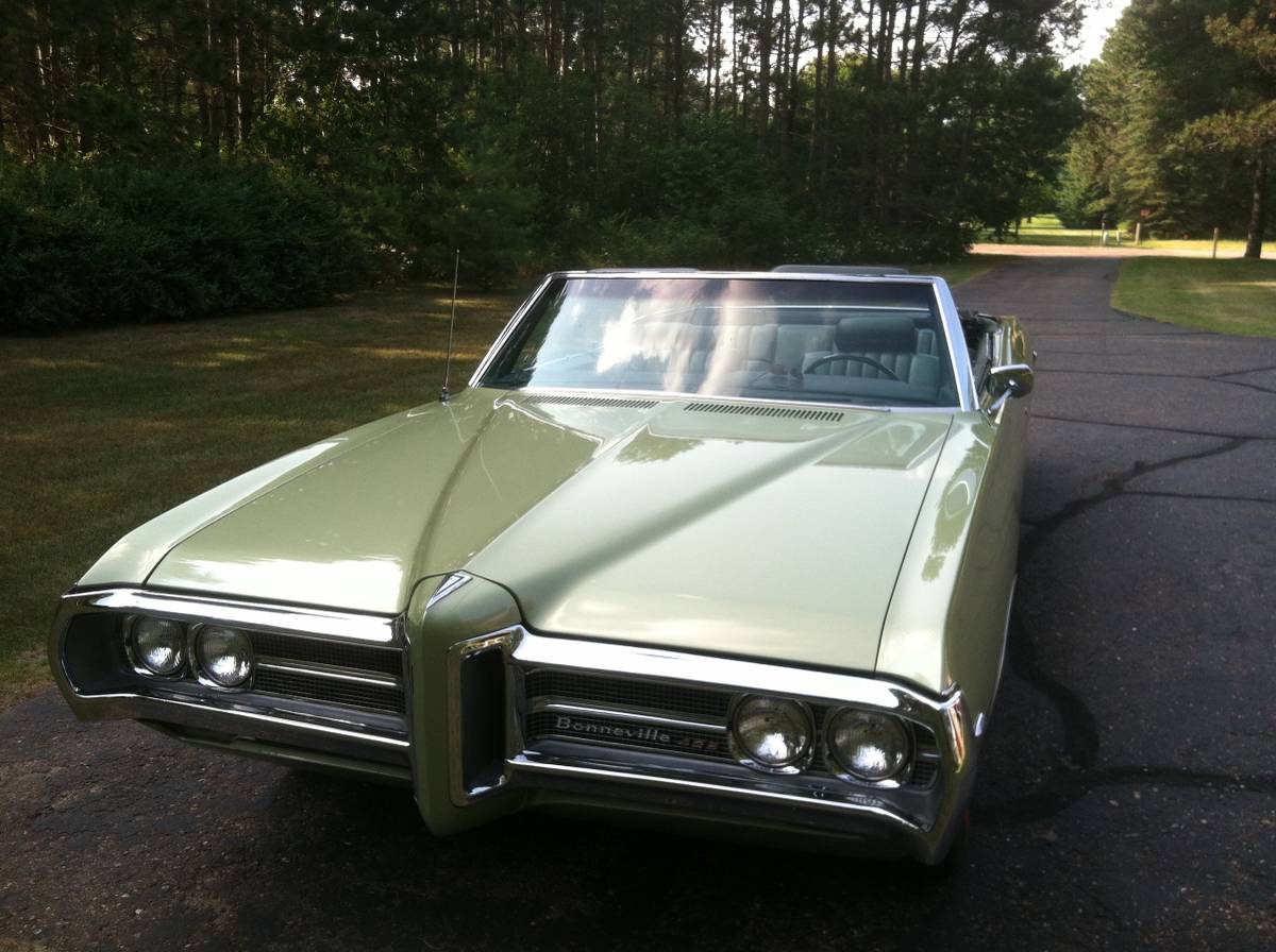 Pontiac-Bonneville-1969-10