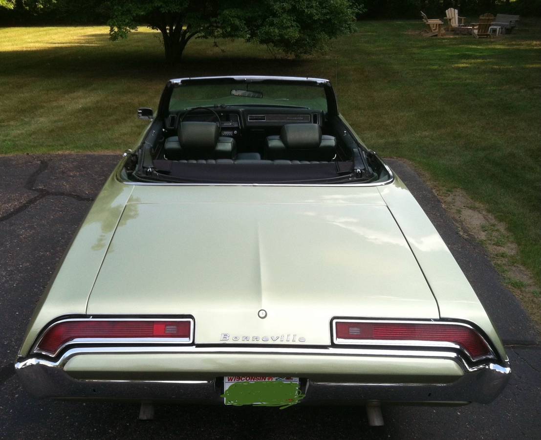 Pontiac-Bonneville-1969-2