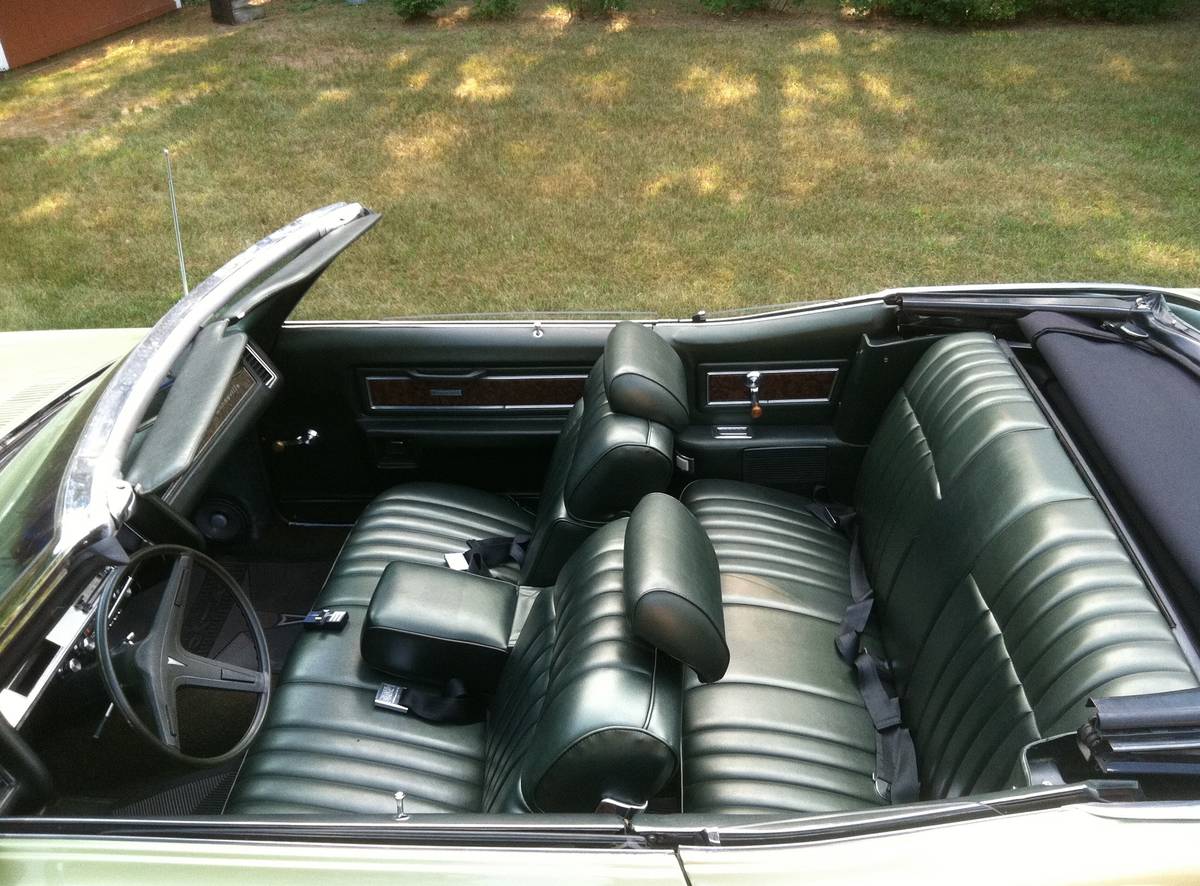 Pontiac-Bonneville-1969-3