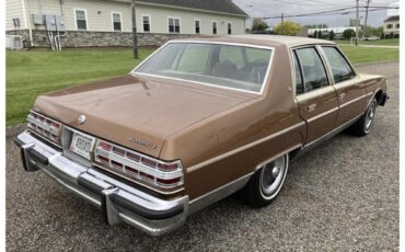 Pontiac-Bonneville-1979-BronzeGold-Neutral-1