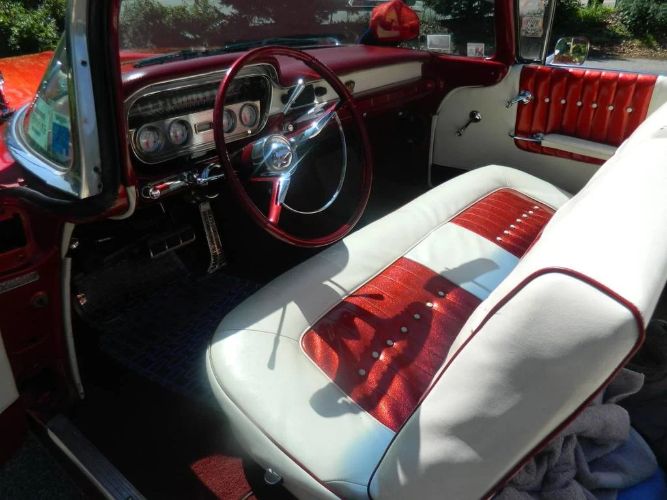 Pontiac-Catalina-1960-Red-White-Vinyl-12
