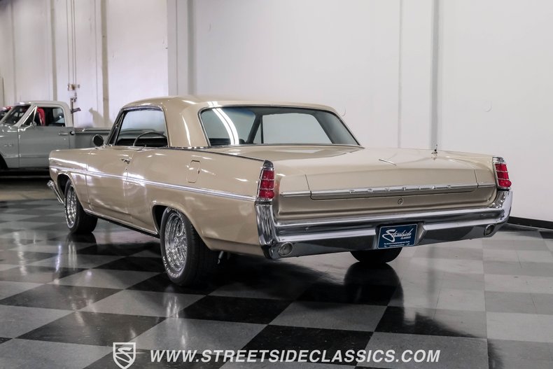 Pontiac-Catalina-1963-Caravan-Gold-Fawn-15