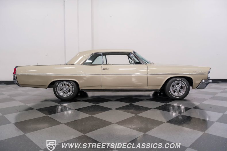 Pontiac-Catalina-1963-Caravan-Gold-Fawn-18