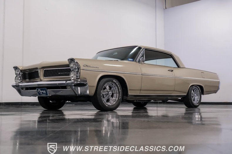 Pontiac-Catalina-1963-Caravan-Gold-Fawn-33
