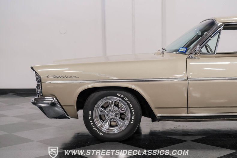 Pontiac-Catalina-1963-Caravan-Gold-Fawn-35