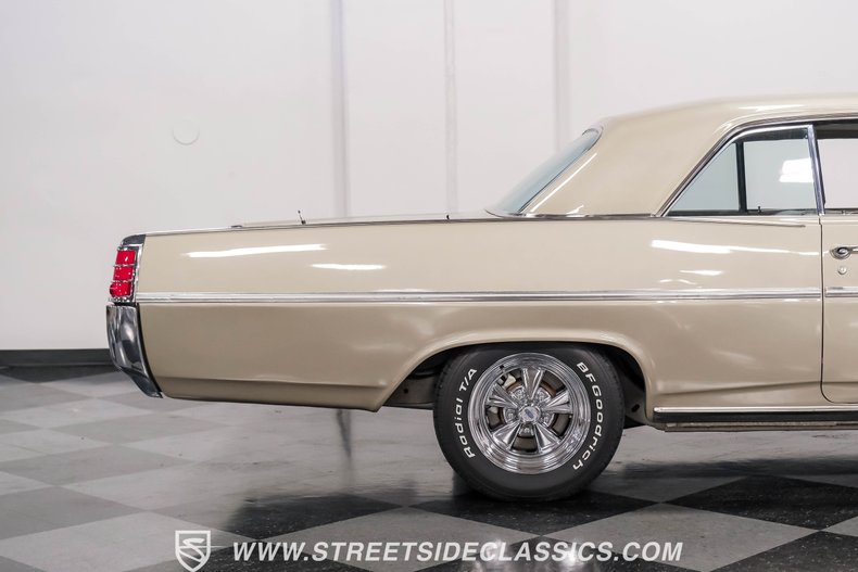 Pontiac-Catalina-1963-Caravan-Gold-Fawn-42