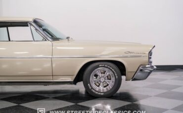 Pontiac-Catalina-1963-Caravan-Gold-Fawn-43