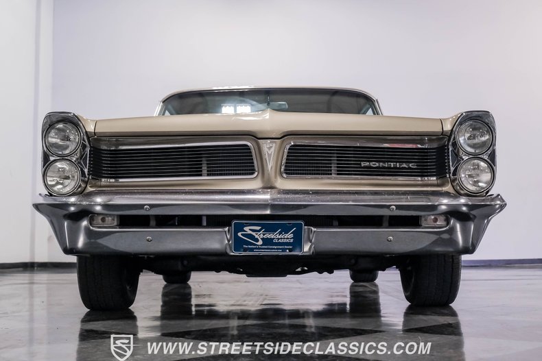 Pontiac-Catalina-1963-Caravan-Gold-Fawn-44