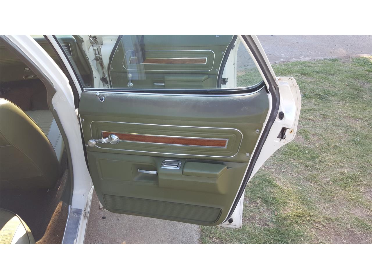 Pontiac-Catalina-1971-WhiteGreen-Pearl-Green-20