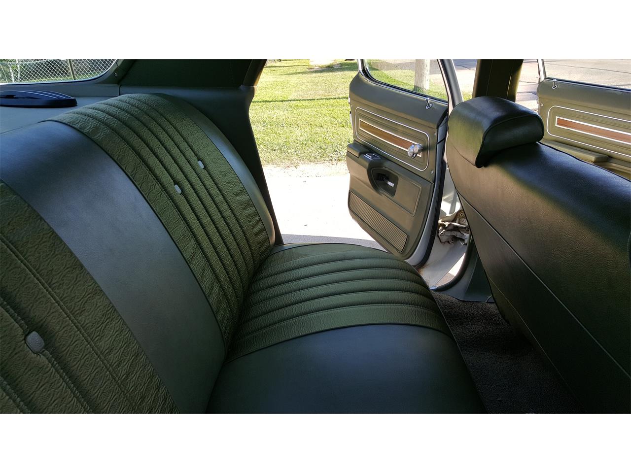 Pontiac-Catalina-1971-WhiteGreen-Pearl-Green-24