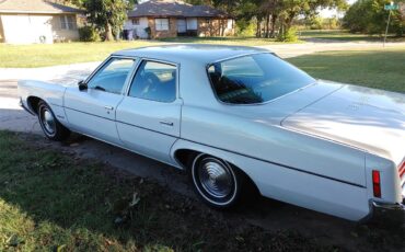 Pontiac-Catalina-1971-WhiteGreen-Pearl-Green-6