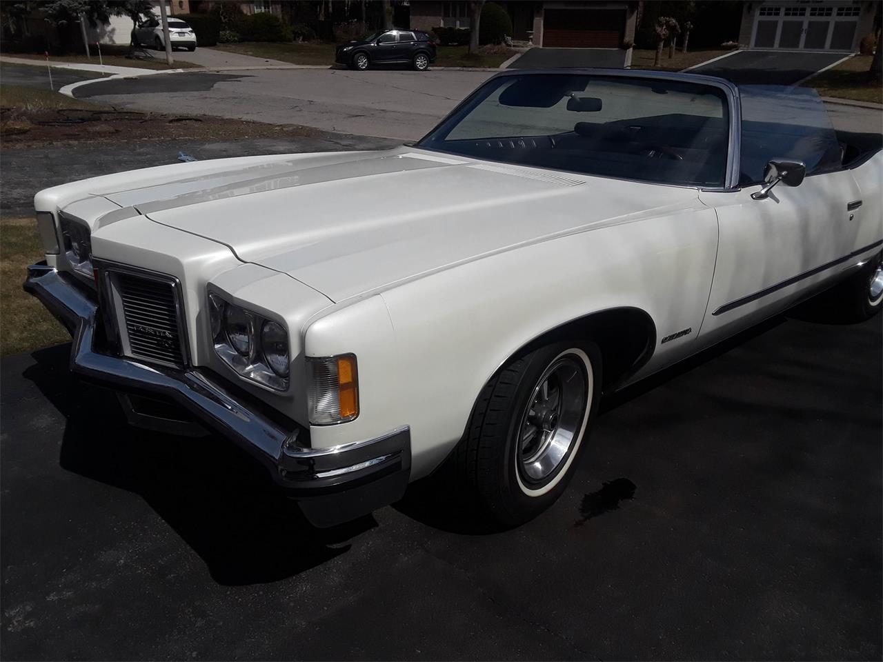 Pontiac-Catalina-1972-pearl-white-maroon-1
