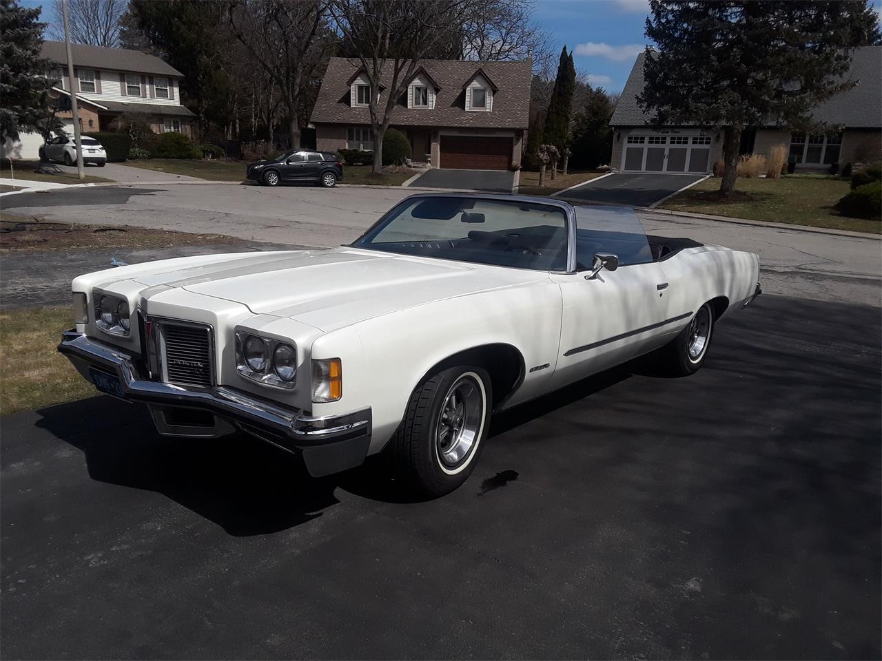 Pontiac-Catalina-1972-pearl-white-maroon-15