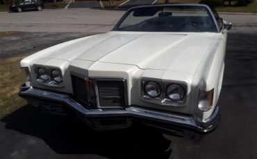 Pontiac-Catalina-1972-pearl-white-maroon