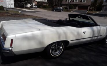 Pontiac-Catalina-1972-pearl-white-maroon-4