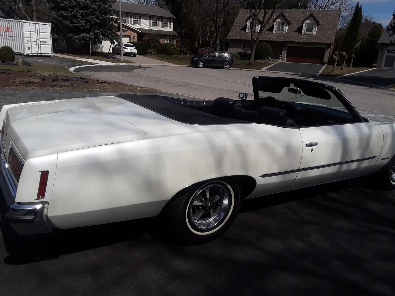 Pontiac-Catalina-1972-pearl-white-maroon-4