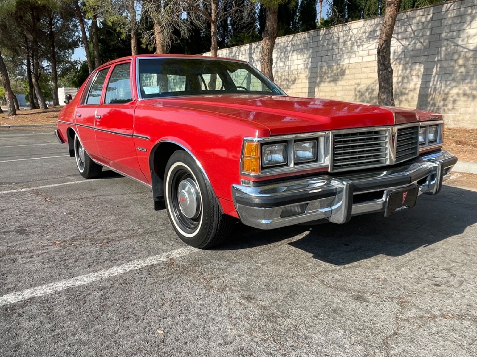 Pontiac-Catalina-1977-Sedan-1