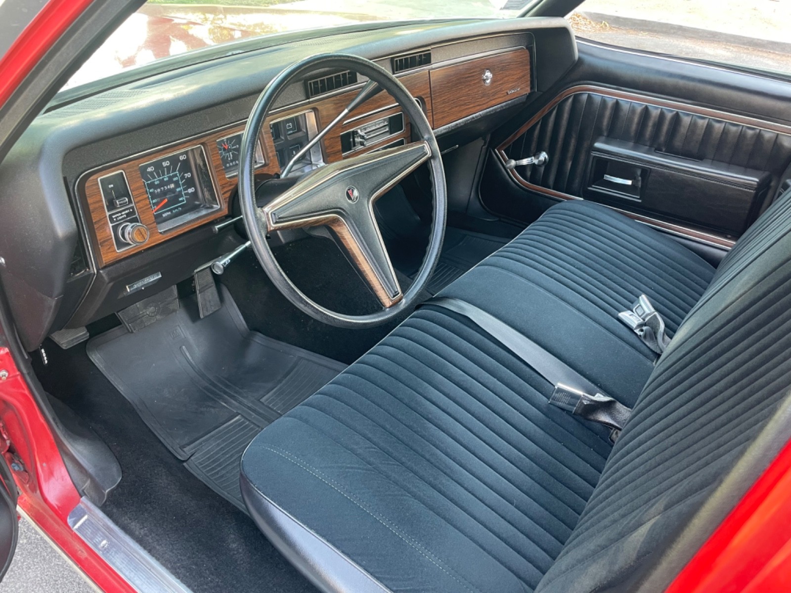 Pontiac-Catalina-1977-Sedan-11
