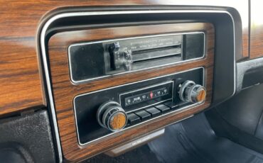 Pontiac-Catalina-1977-Sedan-17