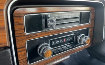 Pontiac-Catalina-1977-Sedan-19