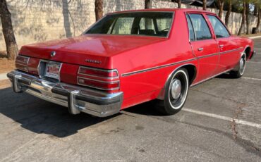 Pontiac-Catalina-1977-Sedan-4