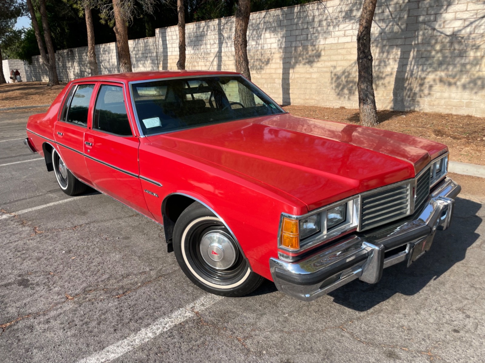 Pontiac-Catalina-1977-Sedan