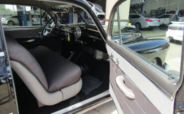 Pontiac-Chieftain-1949-Sedan-15