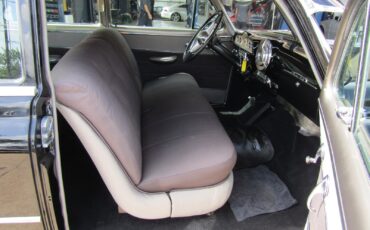 Pontiac-Chieftain-1949-Sedan-16