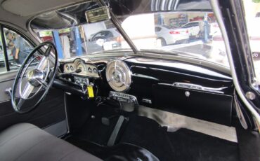 Pontiac-Chieftain-1949-Sedan-18