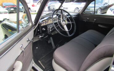 Pontiac-Chieftain-1949-Sedan-20