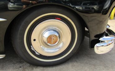 Pontiac-Chieftain-1949-Sedan-25