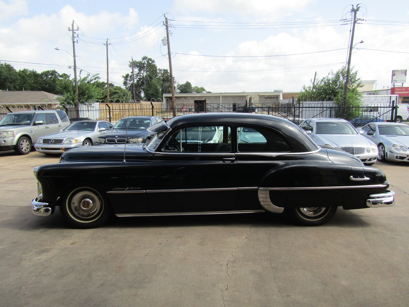 Pontiac-Chieftain-1949-Sedan-4