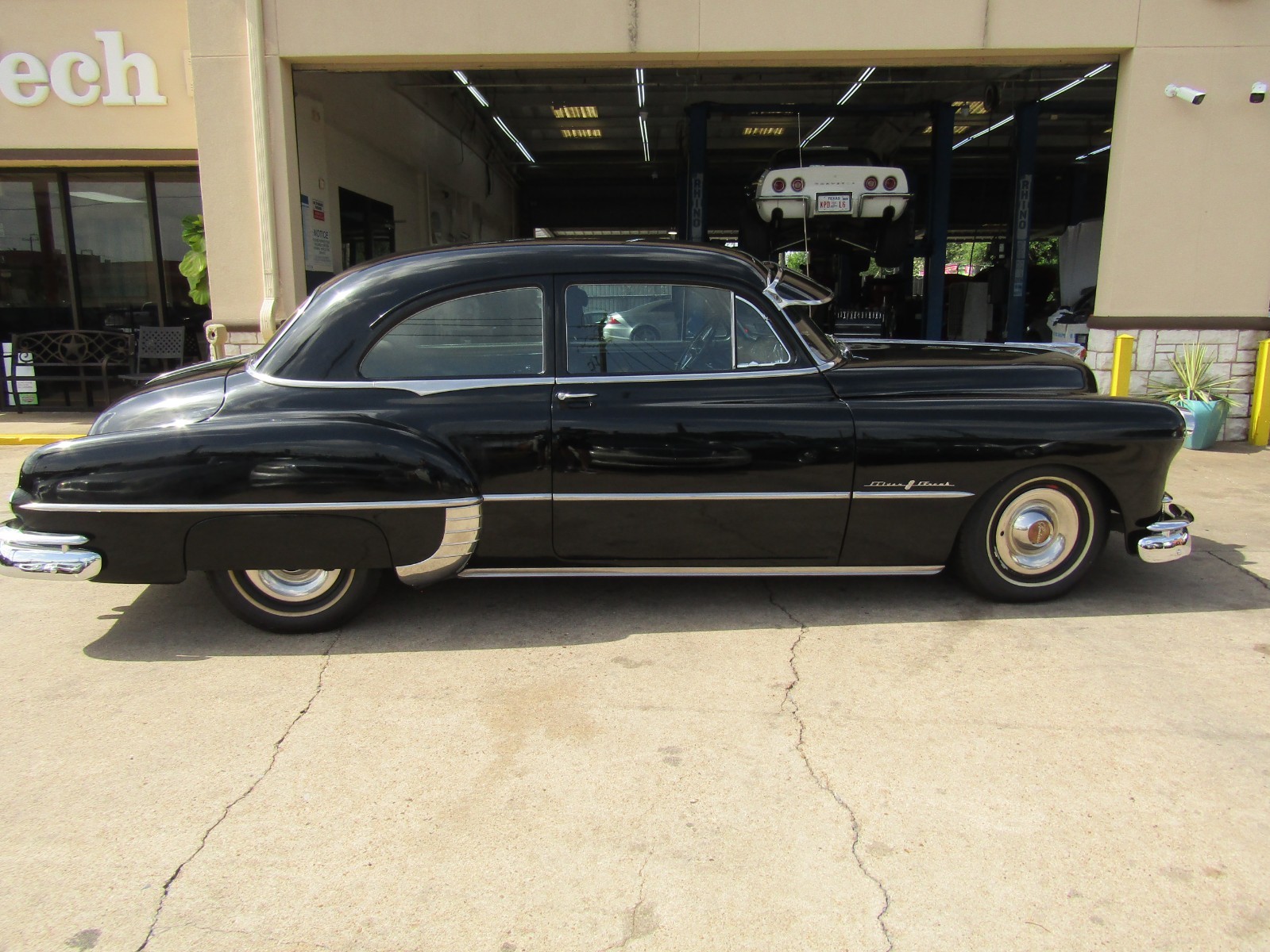 Pontiac-Chieftain-1949-Sedan-5