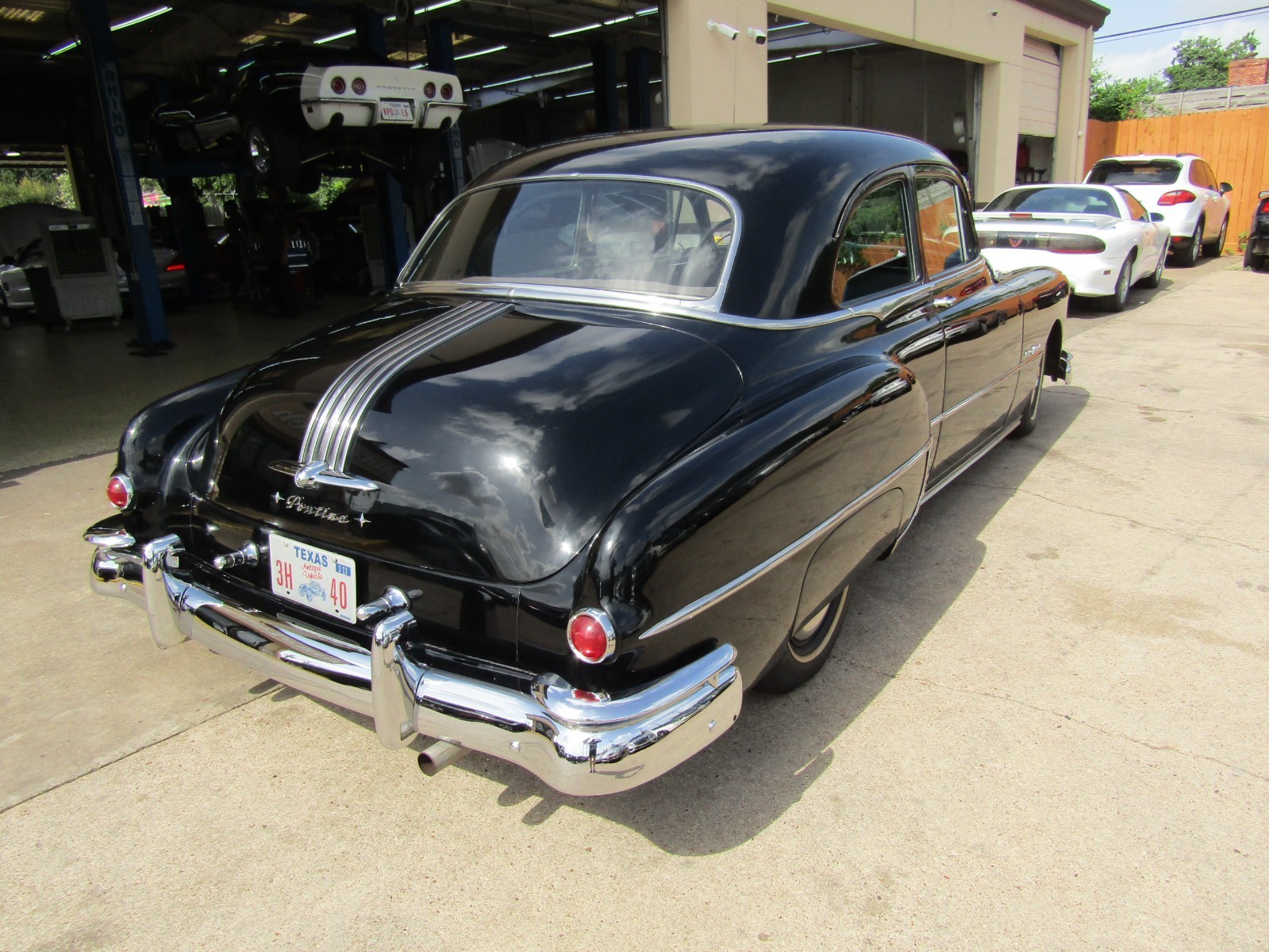 Pontiac-Chieftain-1949-Sedan-8
