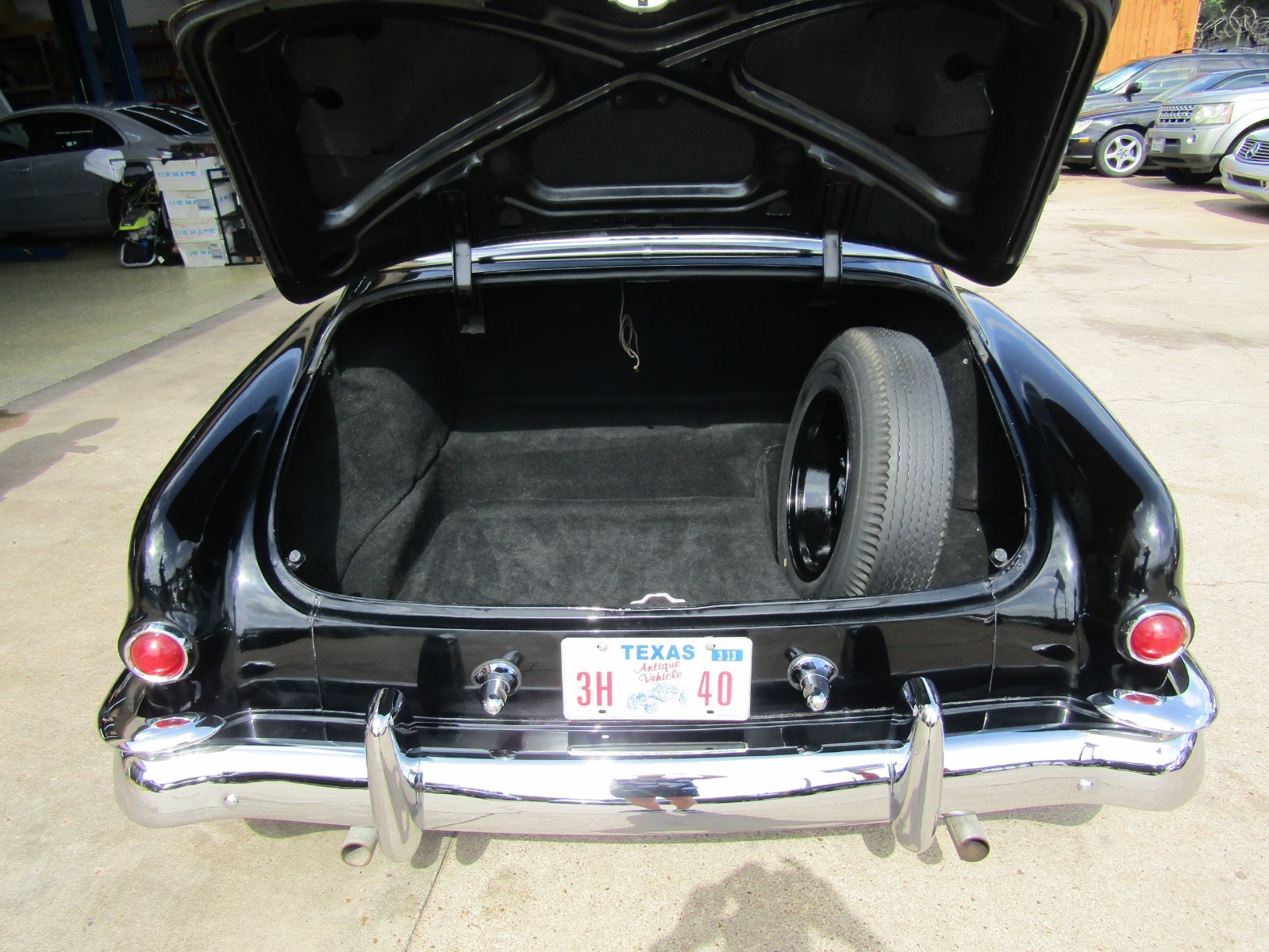 Pontiac-Chieftain-1949-Sedan-9
