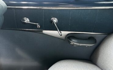 Pontiac-Chieftain-1952-Sedan-16
