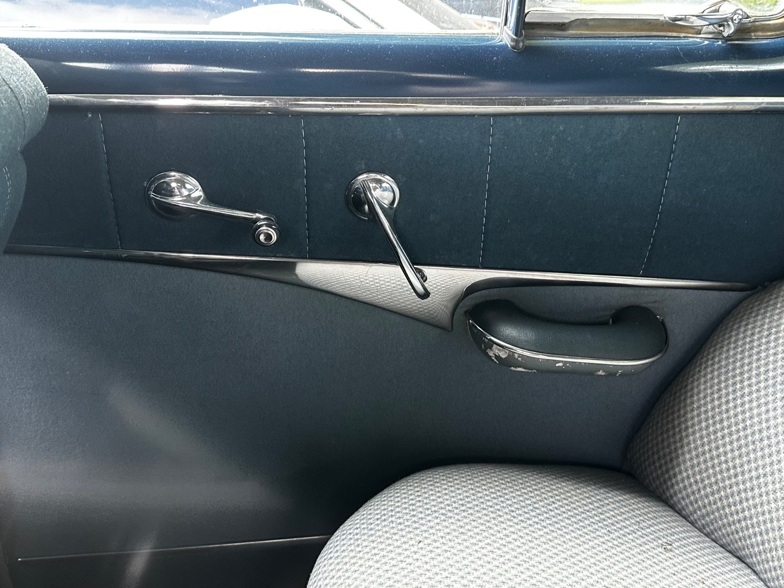 Pontiac-Chieftain-1952-Sedan-16