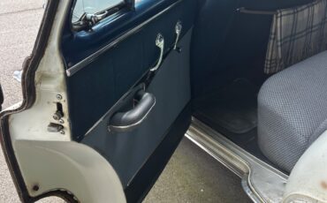 Pontiac-Chieftain-1952-Sedan-23