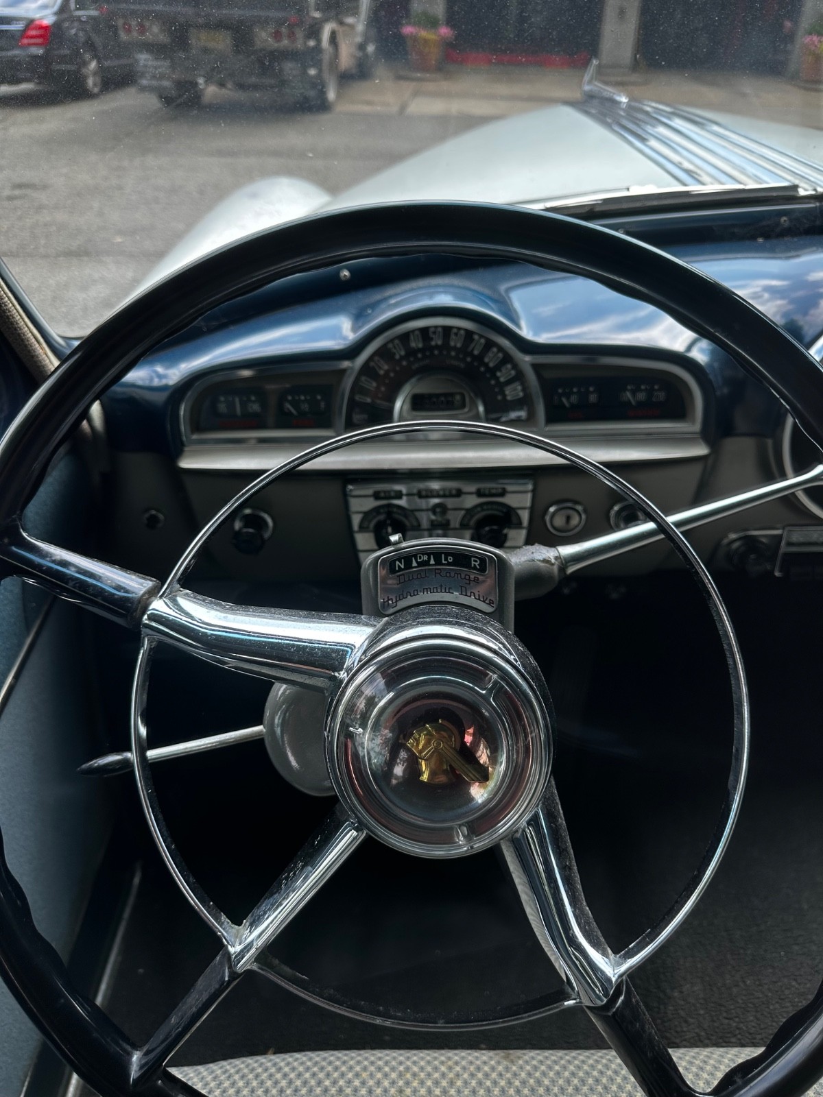Pontiac-Chieftain-1952-Sedan-3